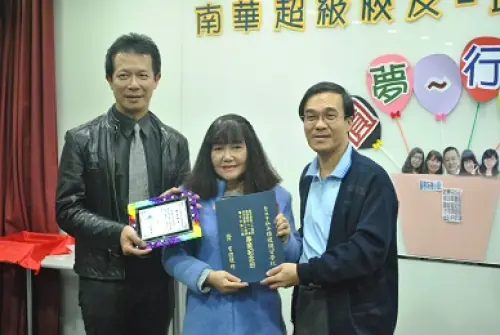 D722f2a14a84b7ad8053262f61a6106b M